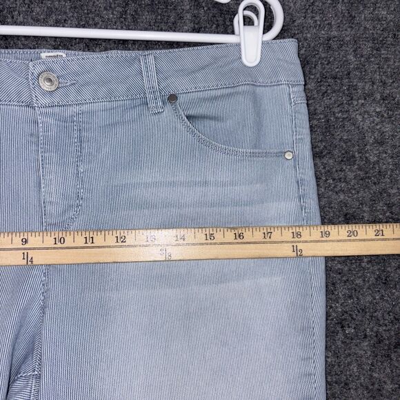 Artisan NY Pants Womens Size 12 Blue Striped Capri Stretch Beach Coastal Preppy - Picture 6 of 11